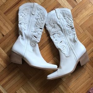 Carlos by Carlos Santana white cowboy boots s10